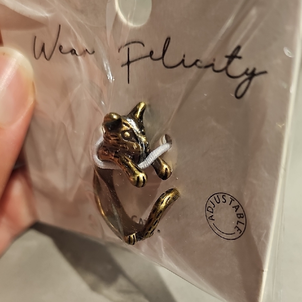 Gold Tiger Ring - Picture 3 of 4